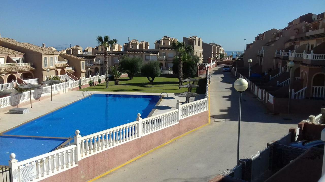 Bungalow Junto A La Piscina, Gran Alacant Santa Pola Luaran gambar